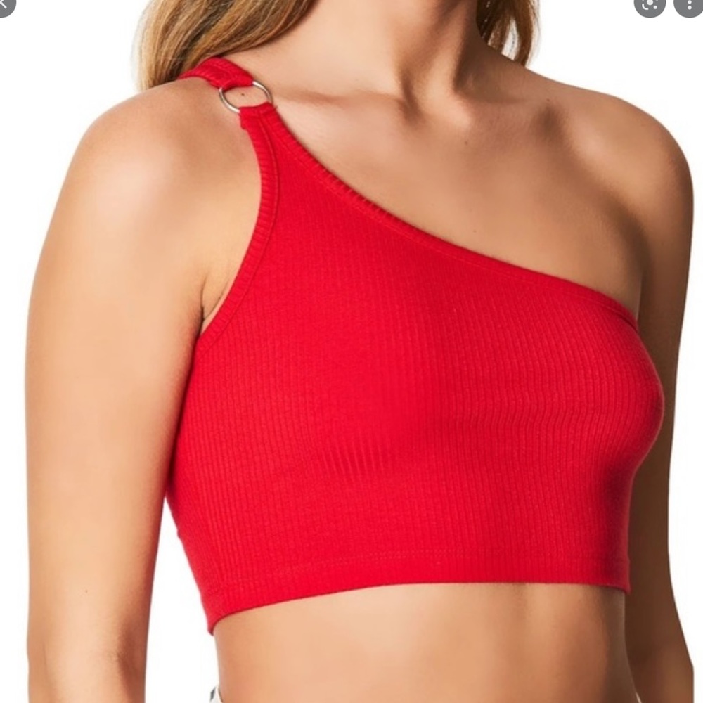 LF EMMA AND SAM red one shoulder crop top